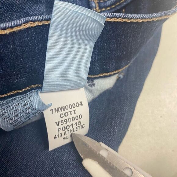 LUCKY BRAND Men’s 410 Athletic Slim Jeans Blue Tag says 36X32 Measures Shorter - Picture 7 of 10